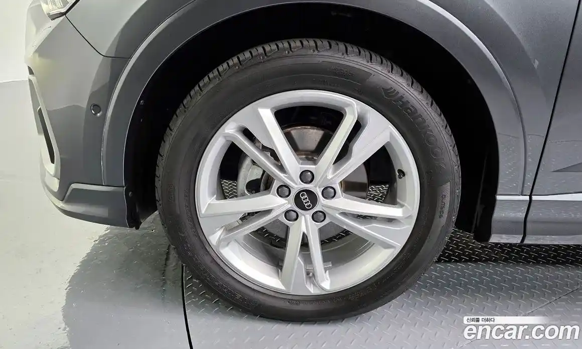 Audi Q3 2023 2.0 Автомат в Москве № 325381, фото 7