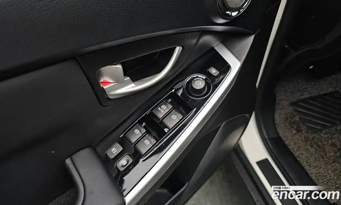 SsangYong Korando 2015 2.0 Автомат в Москве № 33286, фото 17