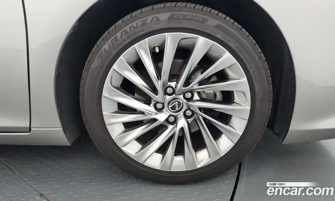 Lexus ES 2021 2.5 Автомат в Москве № 334321, фото 11