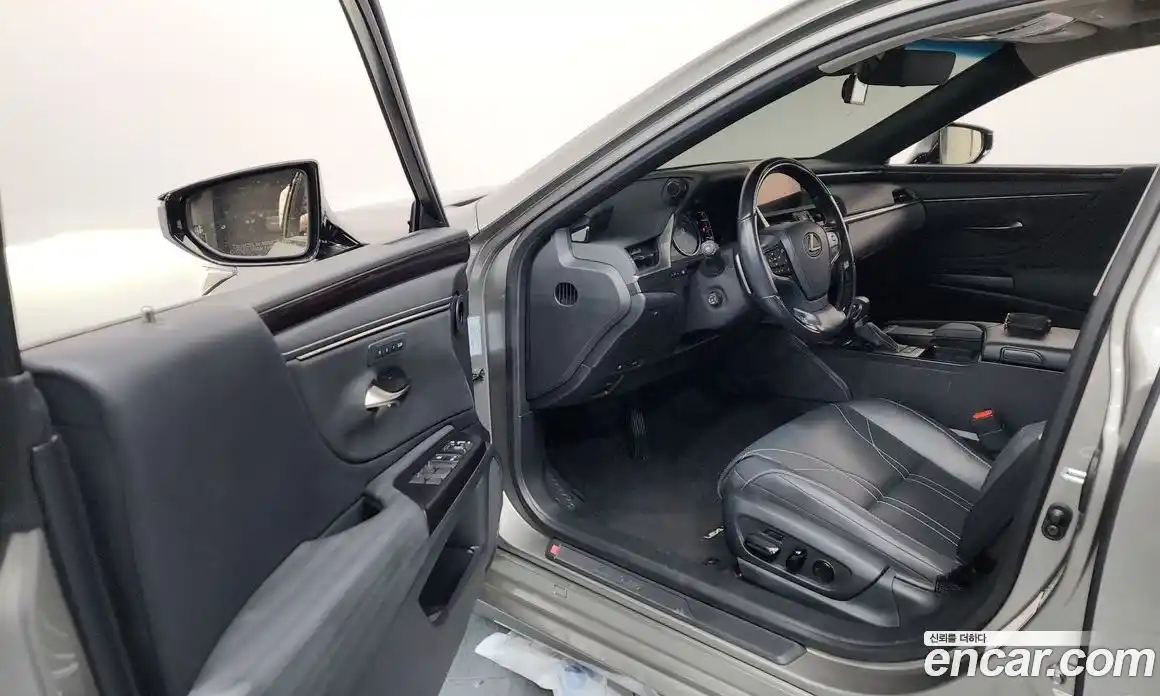 Lexus ES 2021 2.5 Автомат в Москве № 334321, фото 20