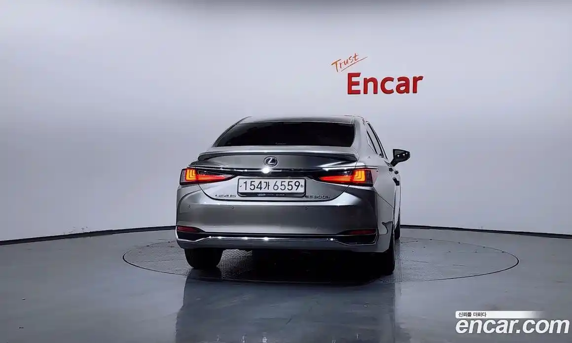 Lexus ES 2021 2.5 Автомат в Москве № 334321, фото 3