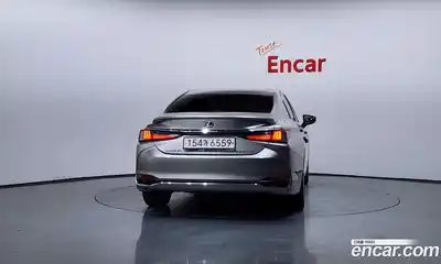 Lexus ES 2021 2.5 Автомат в Москве № 334321, миниатюра 3