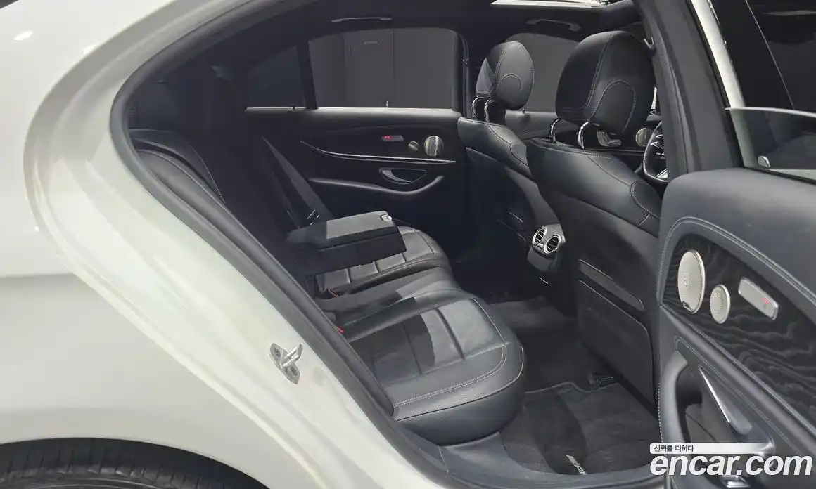 Mercedes-Benz E-Class 2022 1.9 Автомат в Москве № 340758, фото 12