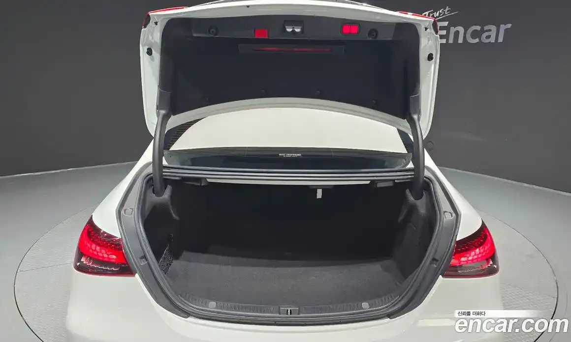 Mercedes-Benz E-Class 2022 1.9 Автомат в Москве № 340758, фото 20