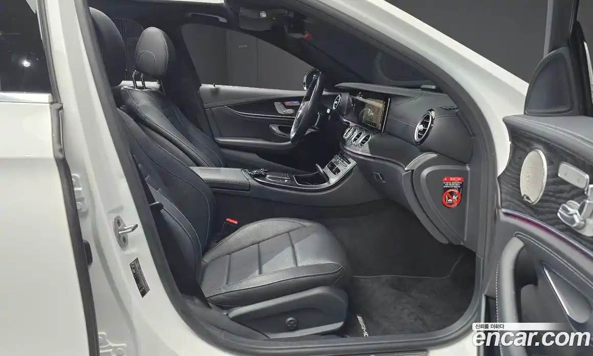 Mercedes-Benz E-Class 2022 1.9 Автомат в Москве № 340758, фото 10