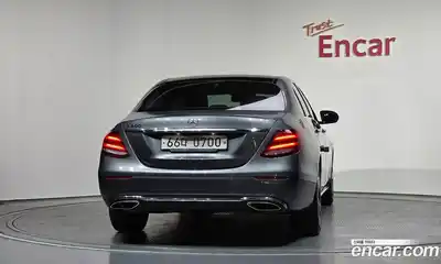 Mercedes-Benz E-Class 2017 2.0 Автомат в Москве № 342727, миниатюра 12