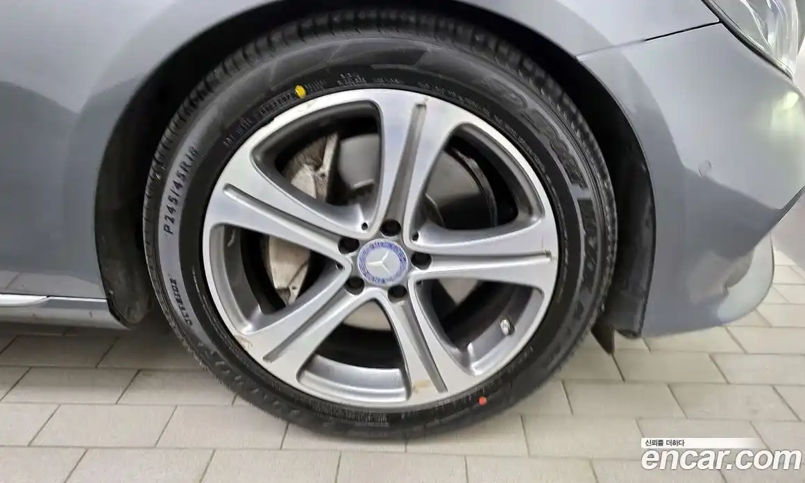 Mercedes-Benz E-Class 2017 2.0 Автомат в Москве № 342727, фото 14