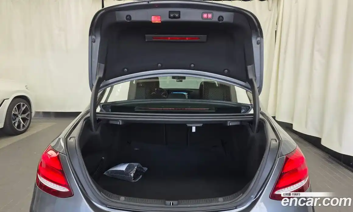 Mercedes-Benz E-Class 2017 2.0 Автомат в Москве № 342727, фото 8