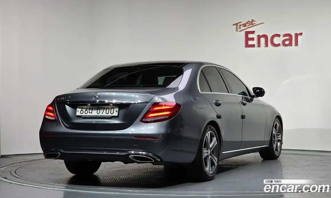 Mercedes-Benz E-Class 2017 2.0 Автомат в Москве № 342727, фото 10