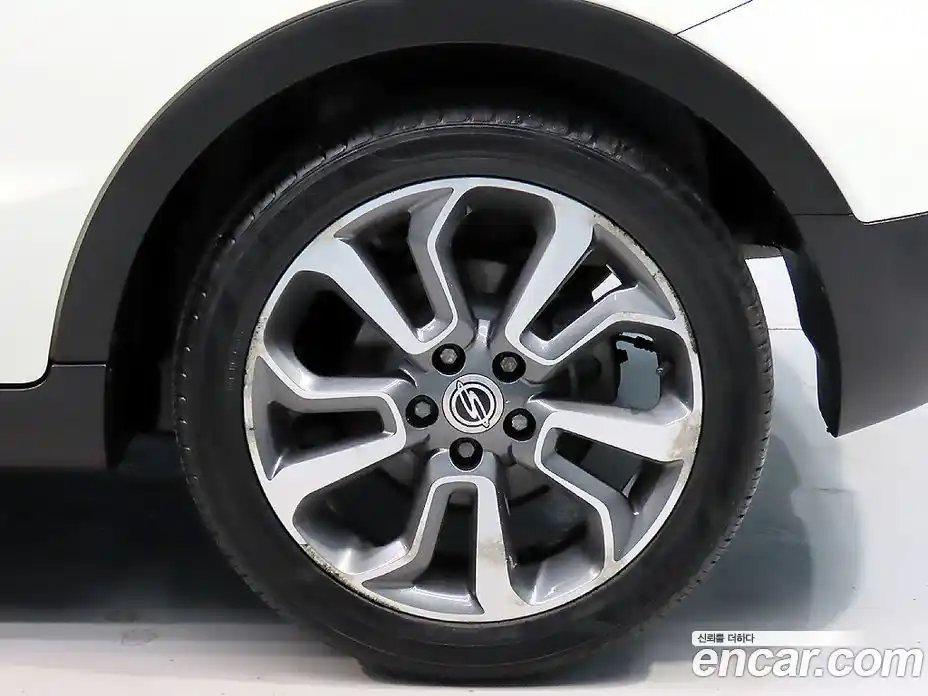 SsangYong TIBOLI 2015 1.6 Автомат в Москве № 36586, фото 20