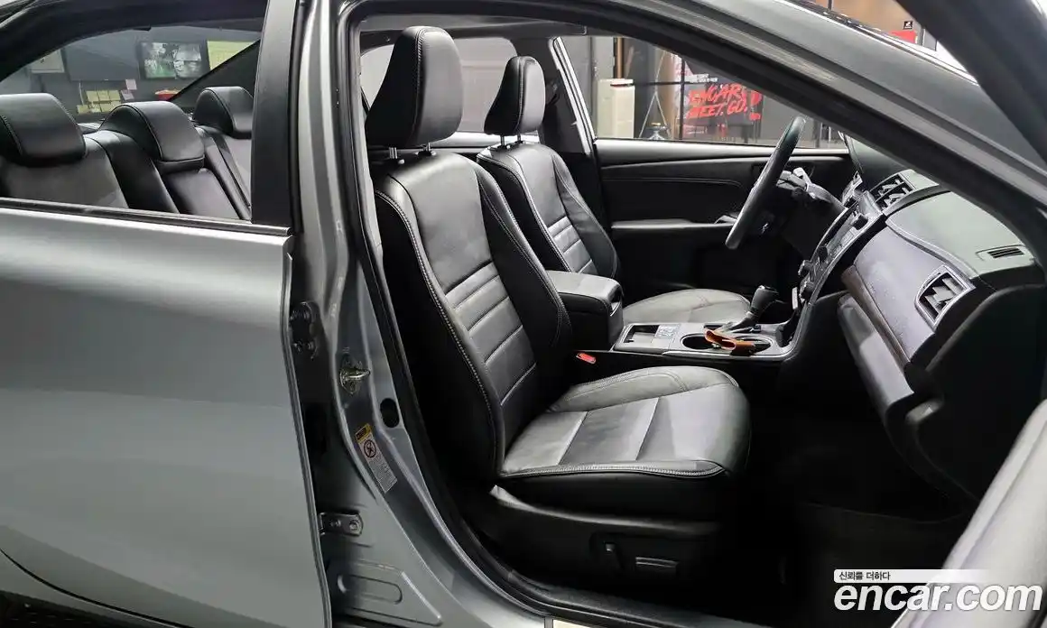 Toyota Camry 2017 2.5 Автомат в Москве № 383927, фото 12