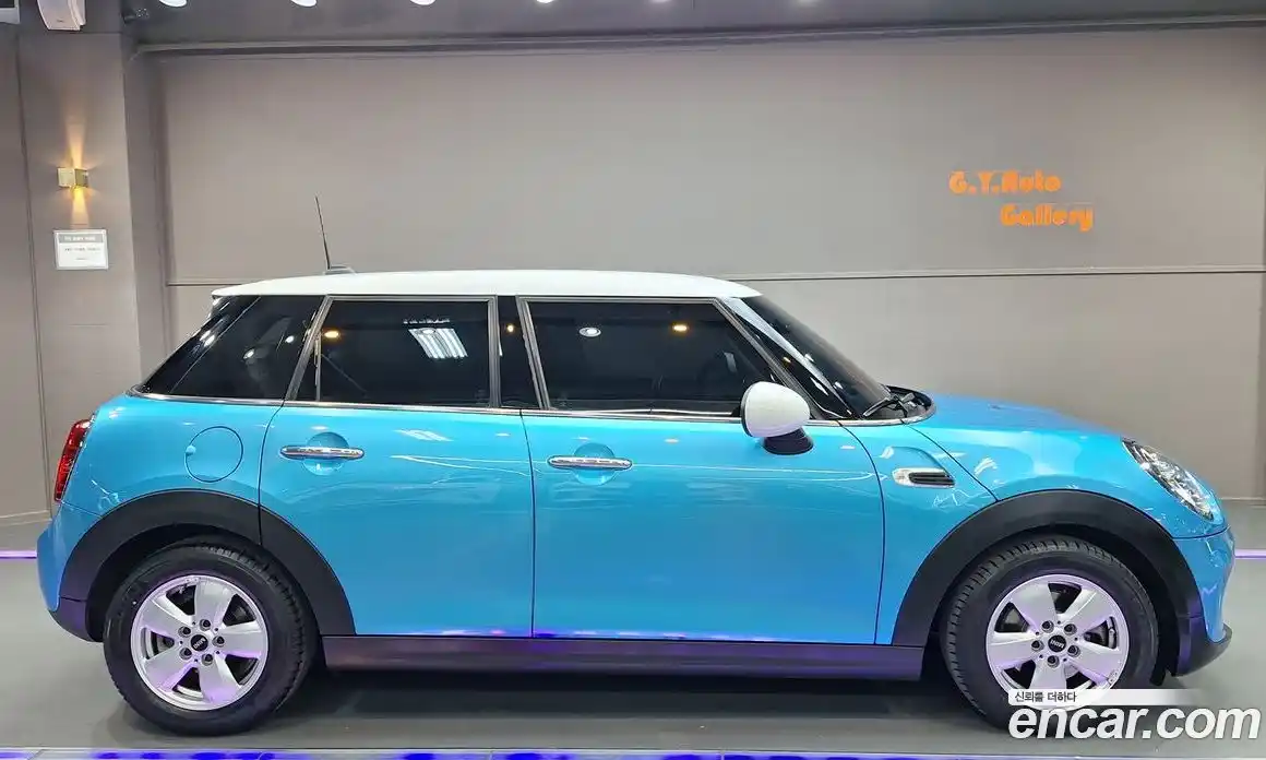 Mini Cooper 2019 1.5 Автомат в Москве № 416913, фото 1