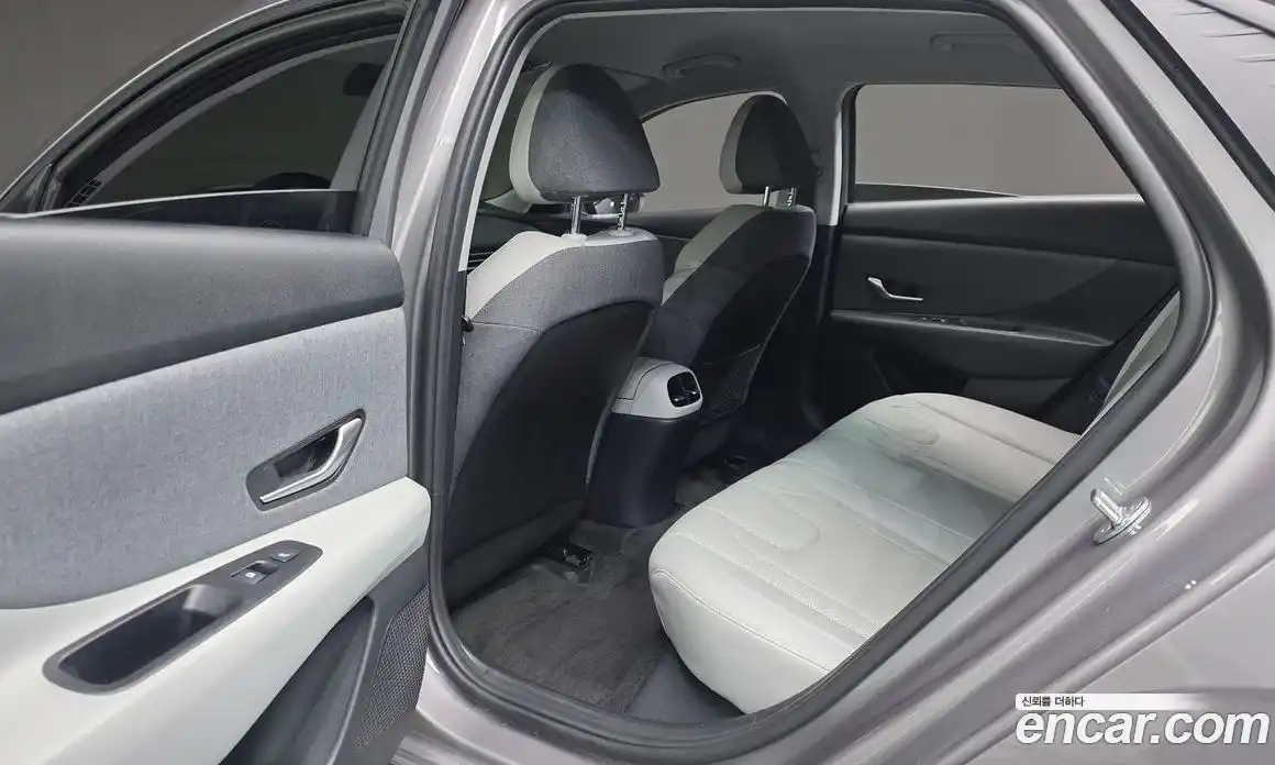 Hyundai Avante 2023 1.6 Автомат в Москве № 45139, фото 17