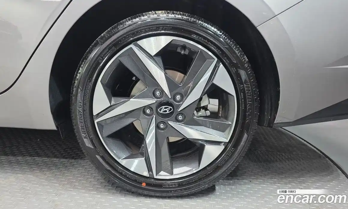 Hyundai Avante 2023 1.6 Автомат в Москве № 45139, фото 5