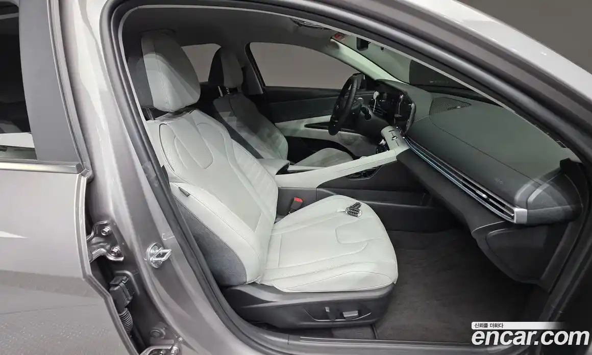 Hyundai Avante 2023 1.6 Автомат в Москве № 45139, фото 10