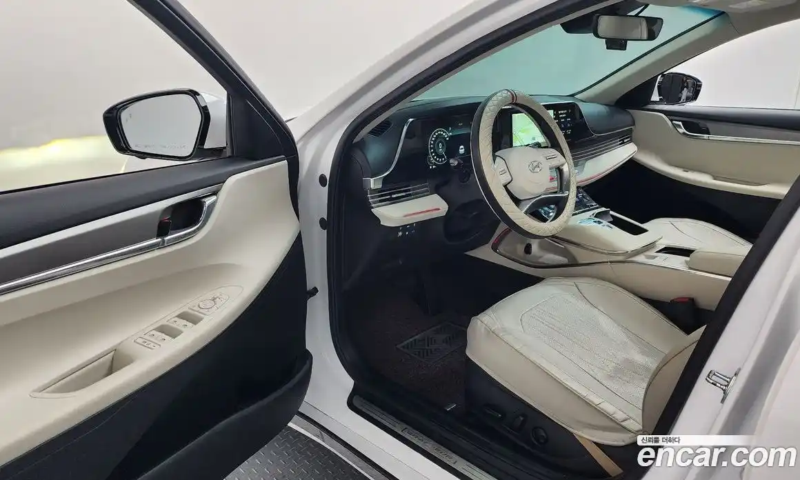 Hyundai Grandeur 2022 2.5 Автомат в Москве № 46344, фото 17