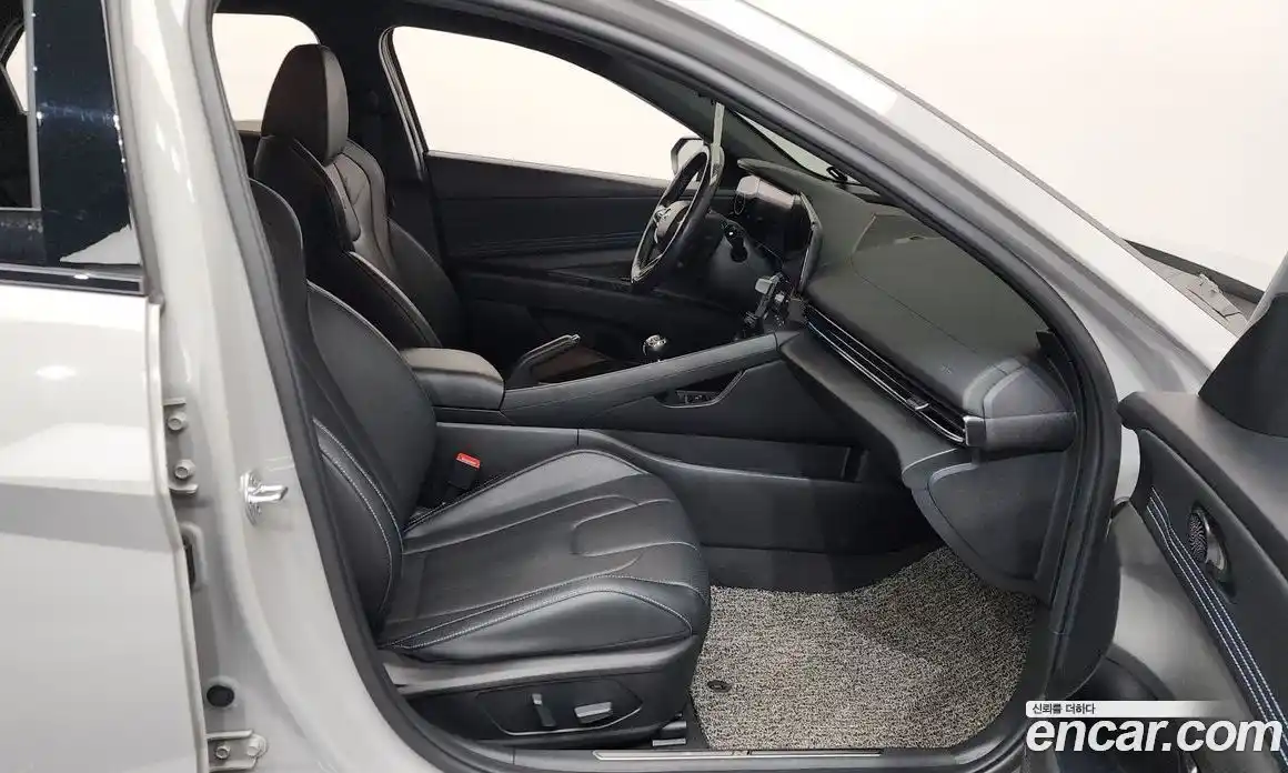 Hyundai Avante 2022 2.0 Механическая в Москве № 47465, фото 10