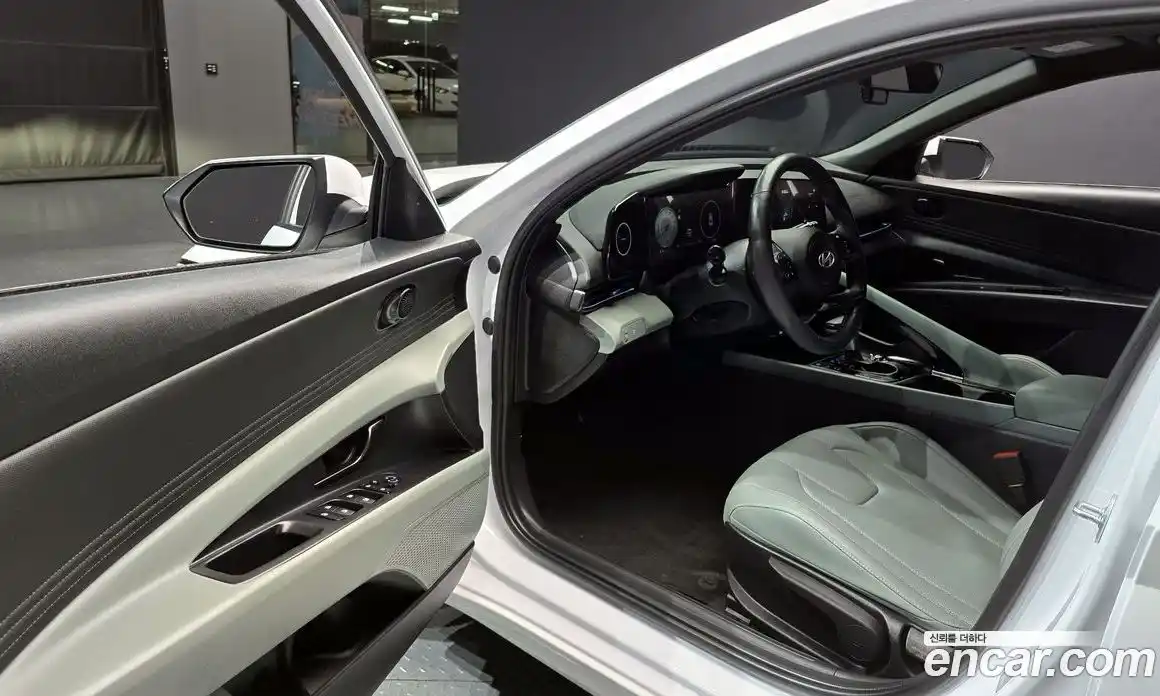 Hyundai Avante 2024 1.6 Автомат в Москве № 48331, фото 10