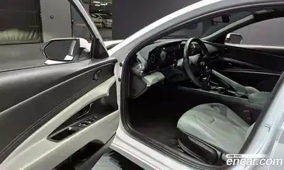 Hyundai Avante 2024 1.6 Автомат в Москве № 48331, миниатюра 10