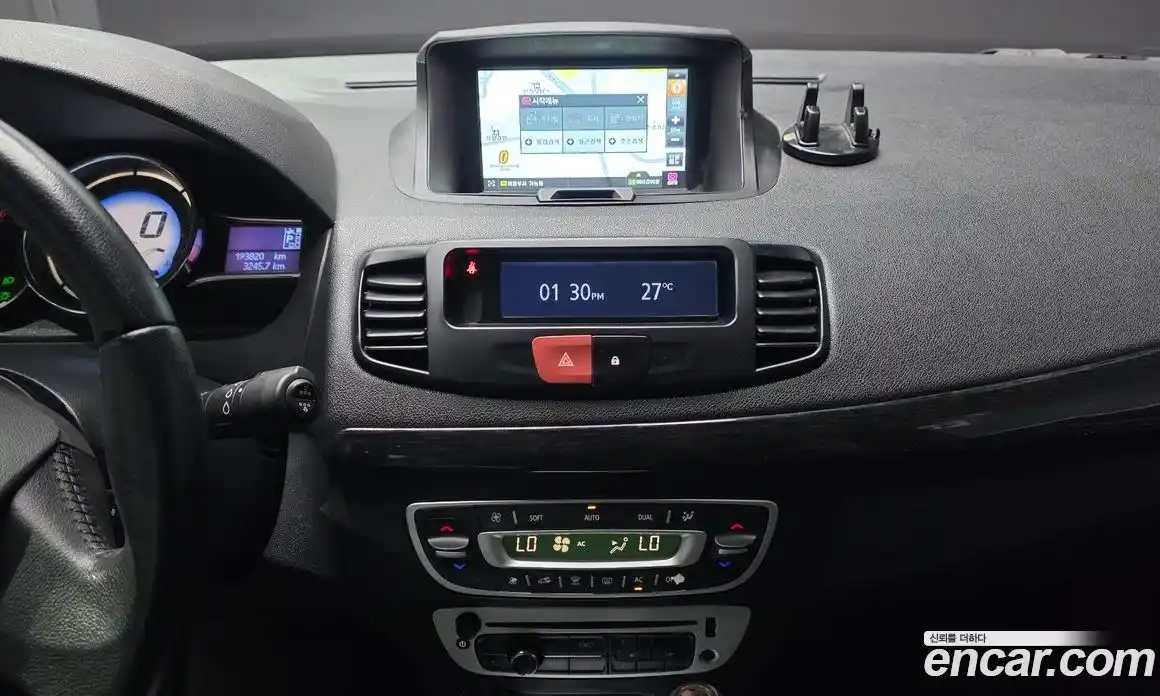 Renault SM3 2015 1.6 Автомат в Москве № 106094, фото 15