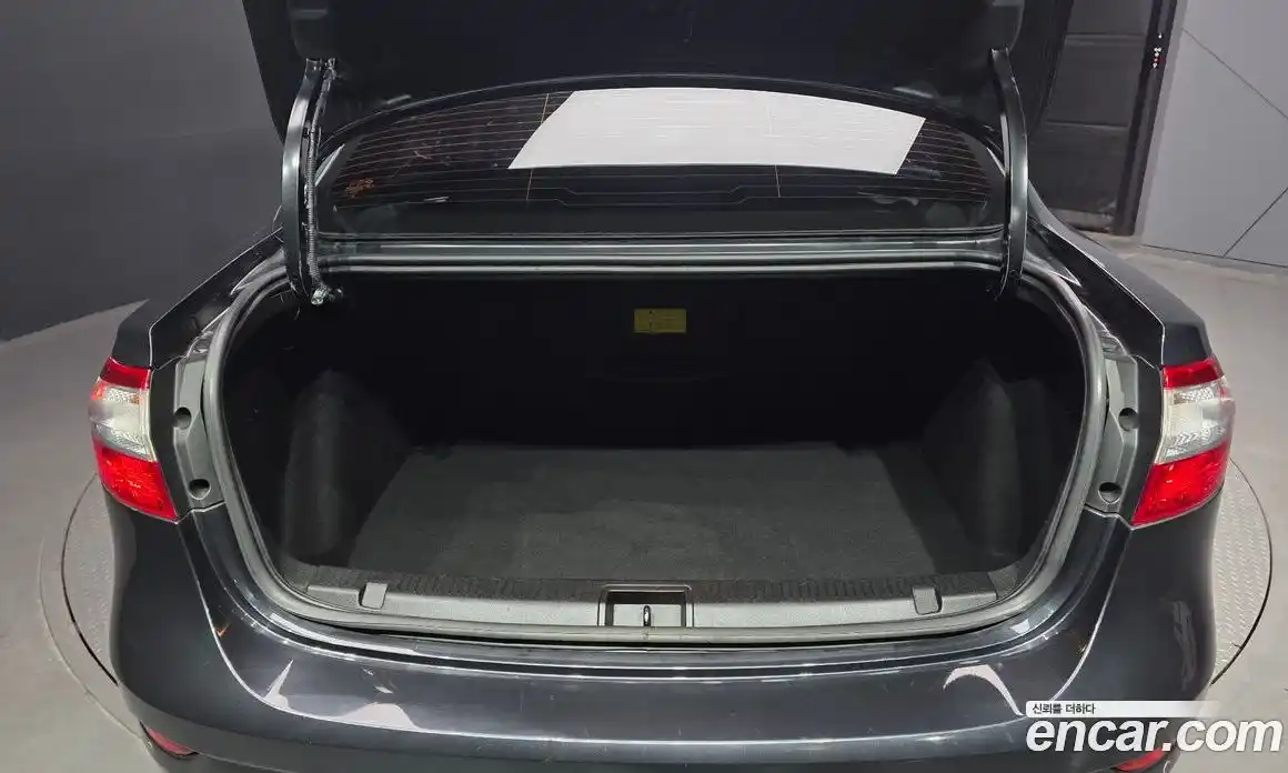 Renault SM3 2015 1.6 Автомат в Москве № 106094, фото 16