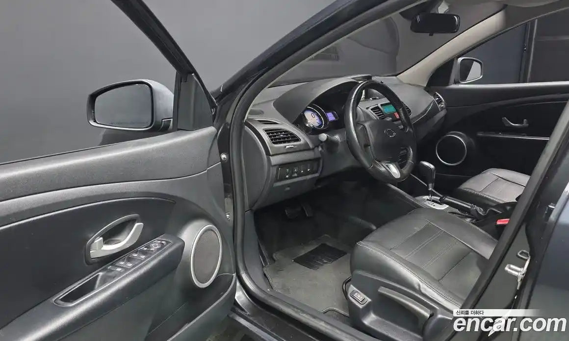 Renault SM3 2015 1.6 Автомат в Москве № 106094, фото 20