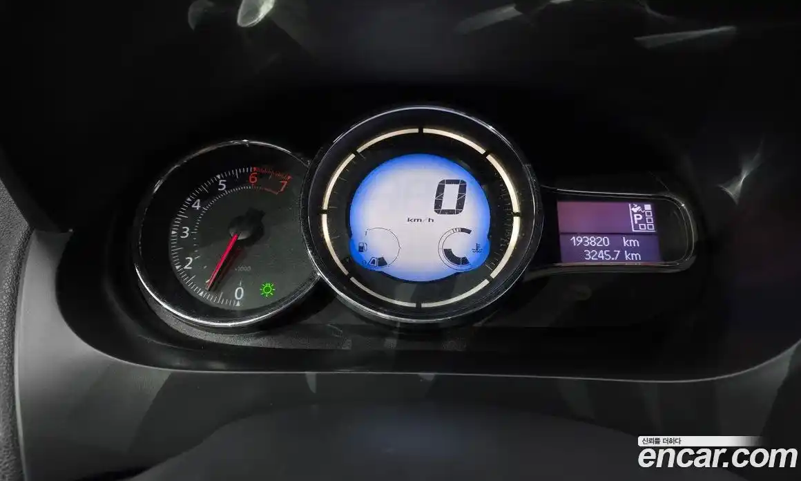 Renault SM3 2015 1.6 Автомат в Москве № 106094, фото 8