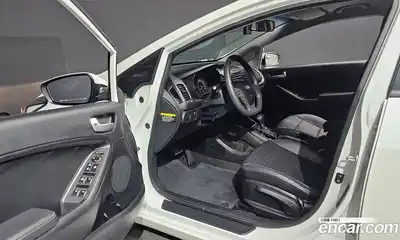 Kia K3 2018 1.6 Автомат в Москве № 114938, миниатюра 5