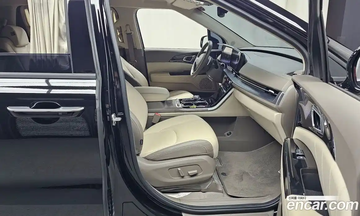 Kia Canival 2023 3.5 Автомат в Москве № 124069, фото 15