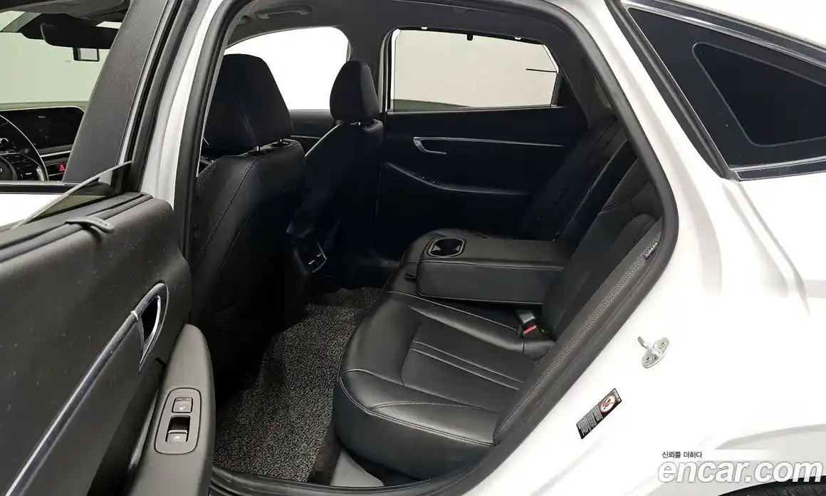 Hyundai Sonata 2020 2.0 Автомат в Москве № 125131, фото 16