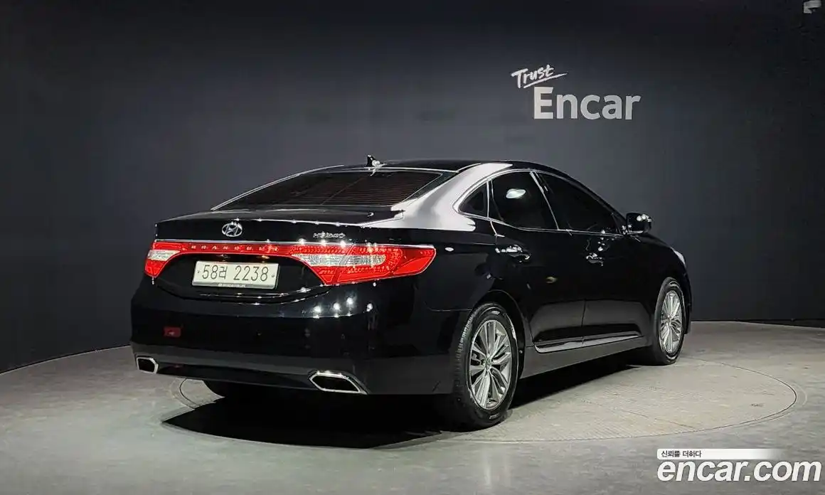 Hyundai Grandeur 2015 2.4 Автомат в Москве № 125262, фото 13