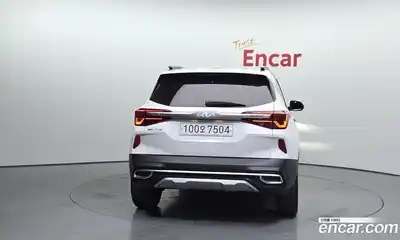 Kia Seltos 2022 1.6 Автомат в Москве № 132828, миниатюра 2