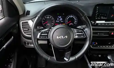 Kia Seltos 2022 1.6 Автомат в Москве № 132828, миниатюра 6