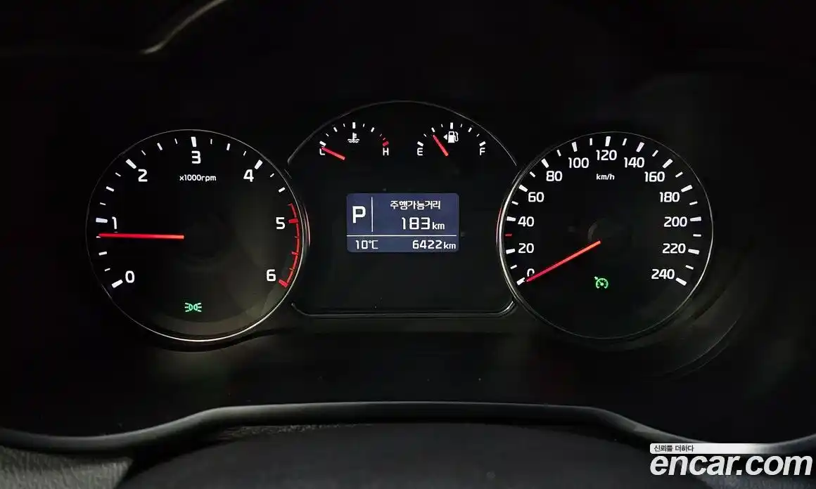 Kia Carens 2014 1.7 Автомат в Москве № 133251, фото 13