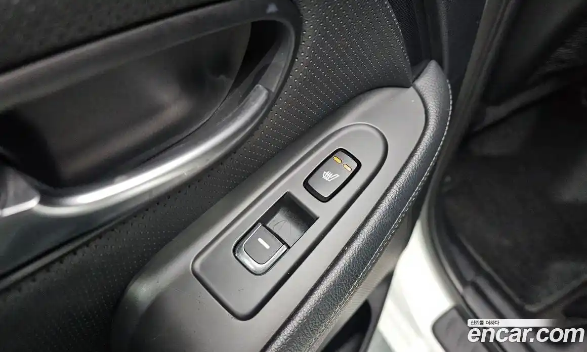 Kia Carens 2014 1.7 Автомат в Москве № 133251, фото 19