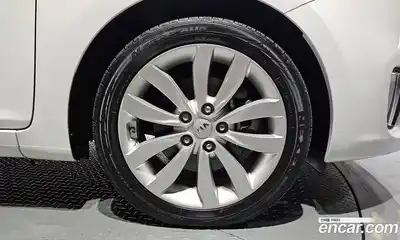 Kia Carens 2014 1.7 Автомат в Москве № 133251, миниатюра 8