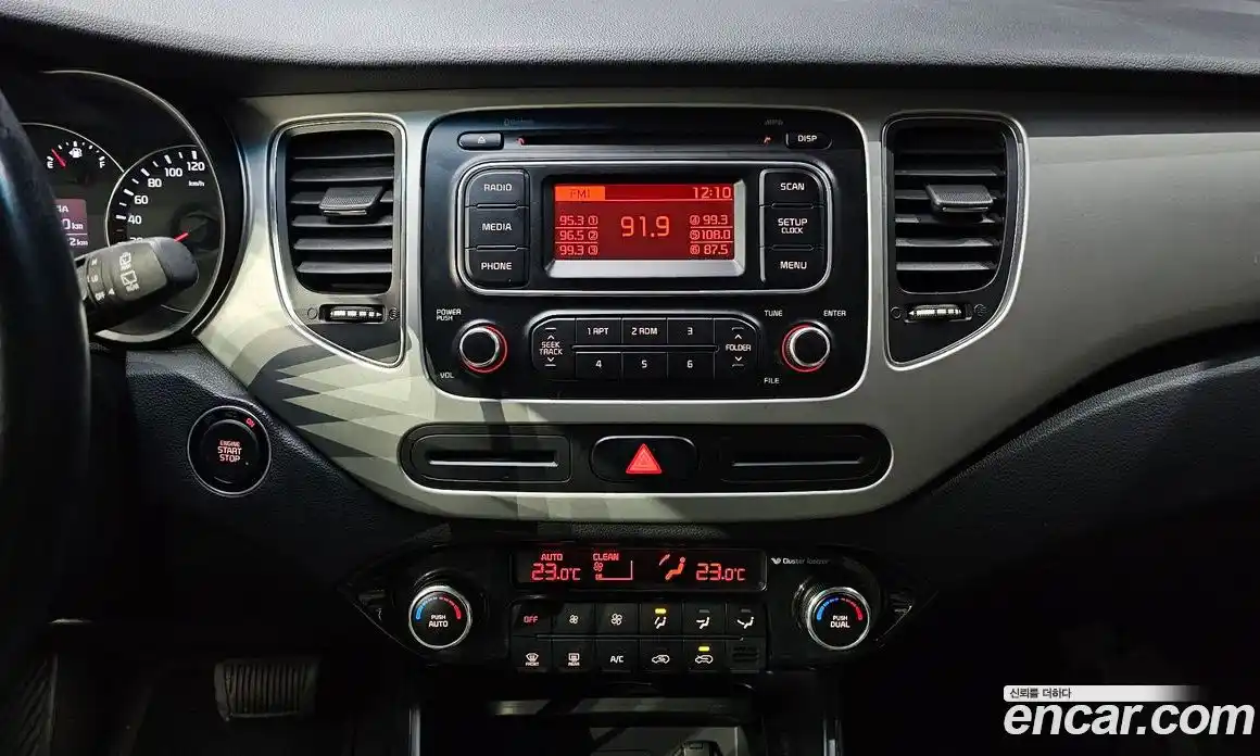 Kia Carens 2014 1.7 Автомат в Москве № 133251, фото 9