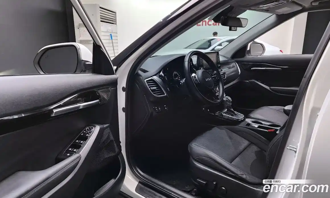 Kia Seltos 2023 1.6 Автомат в Москве № 133483, фото 12