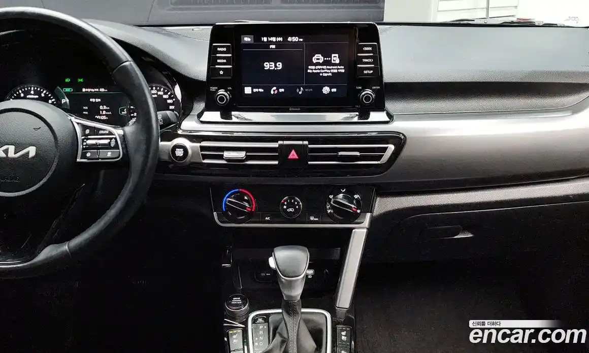 Kia Seltos 2023 1.6 Автомат в Москве № 133483, фото 7