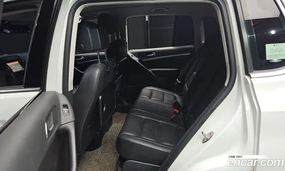 Volkswagen Tiguan 2014 2.0 Автомат в Москве № 134936, фото 13