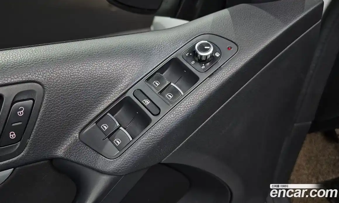 Volkswagen Tiguan 2014 2.0 Автомат в Москве № 134936, фото 14