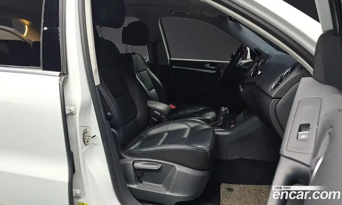 Volkswagen Tiguan 2014 2.0 Автомат в Москве № 134936, фото 15