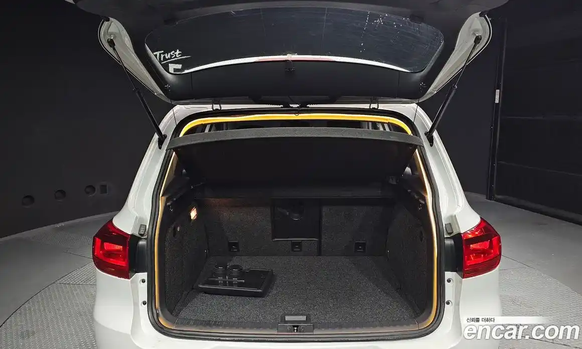 Volkswagen Tiguan 2014 2.0 Автомат в Москве № 134936, фото 20