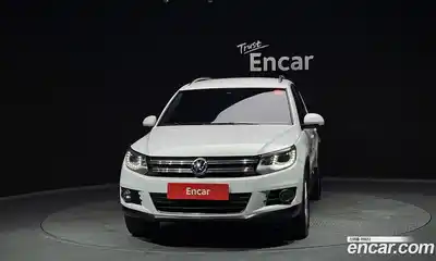 Volkswagen Tiguan 2014 2.0 Автомат в Москве № 134936, миниатюра 2