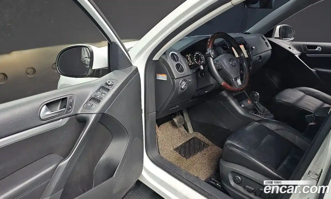 Volkswagen Tiguan 2014 2.0 Автомат в Москве № 134936, фото 7