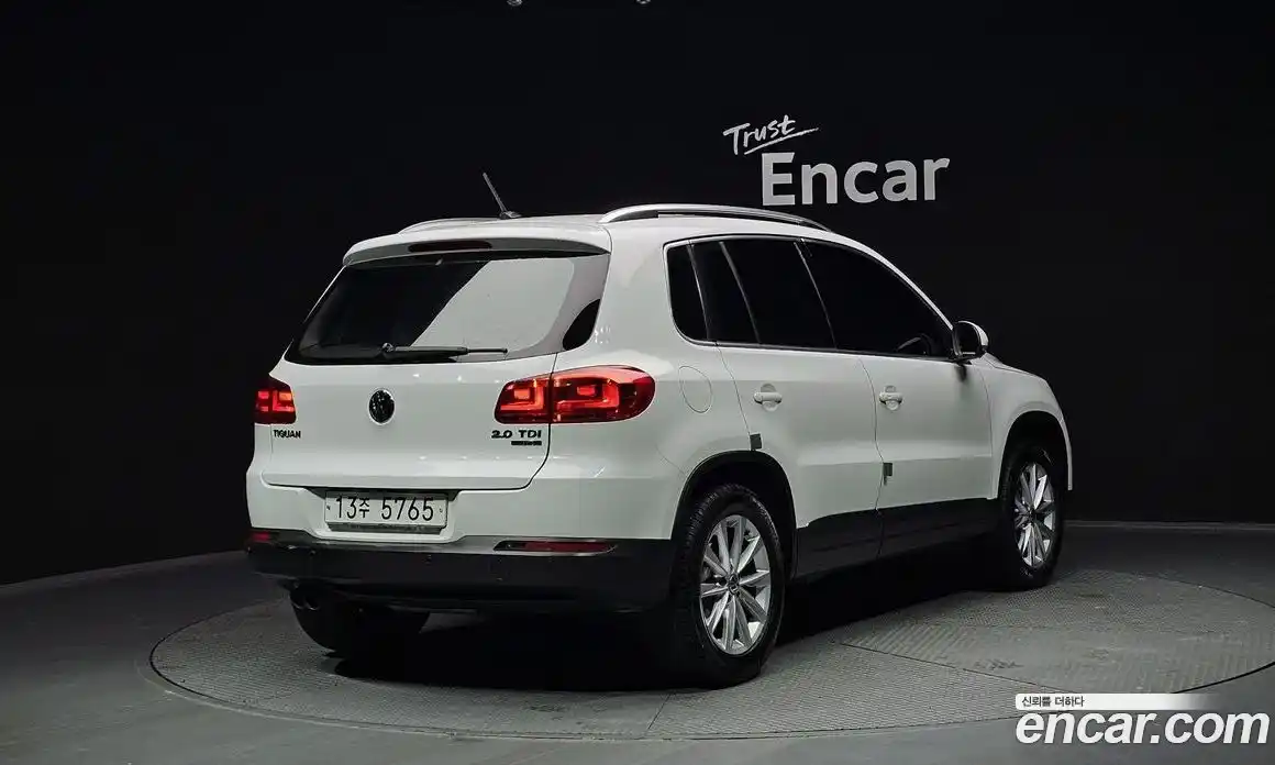 Volkswagen Tiguan 2014 2.0 Автомат в Москве № 134936, фото 8