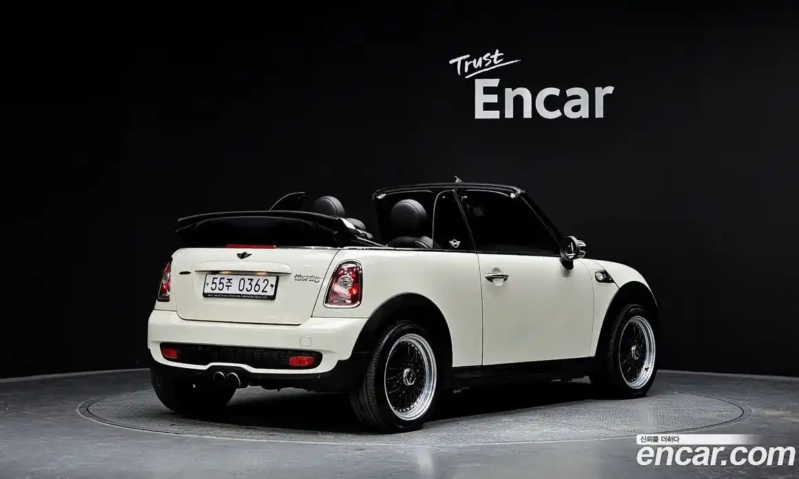 Mini Cooper Convertible 2010 1.6 Автомат в Москве № 135808, фото 1