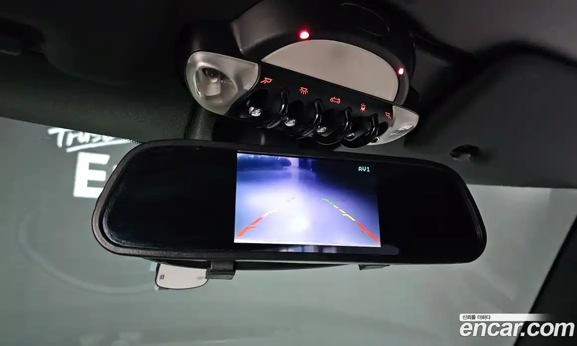 Mini Cooper Convertible 2010 1.6 Автомат в Москве № 135808, фото 16