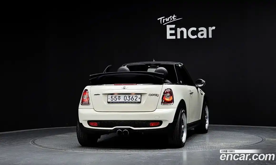 Mini Cooper Convertible 2010 1.6 Автомат в Москве № 135808, фото 20