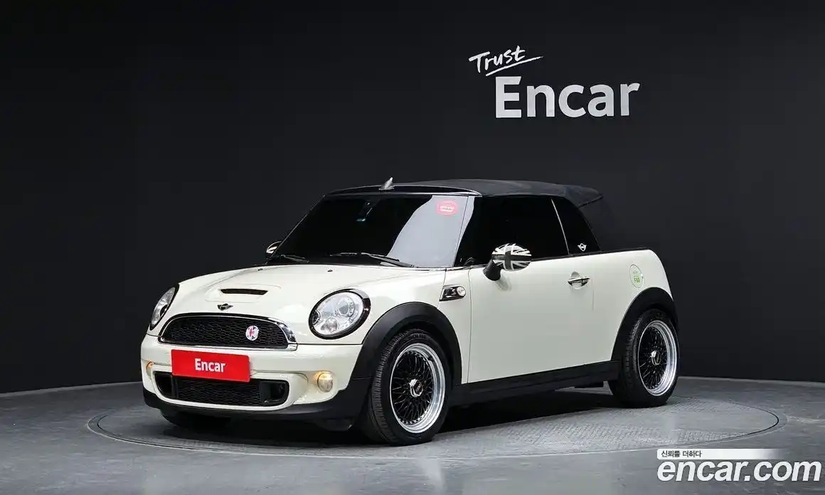 Mini Cooper Convertible 2010 1.6 Автомат в Москве № 135808, фото 8